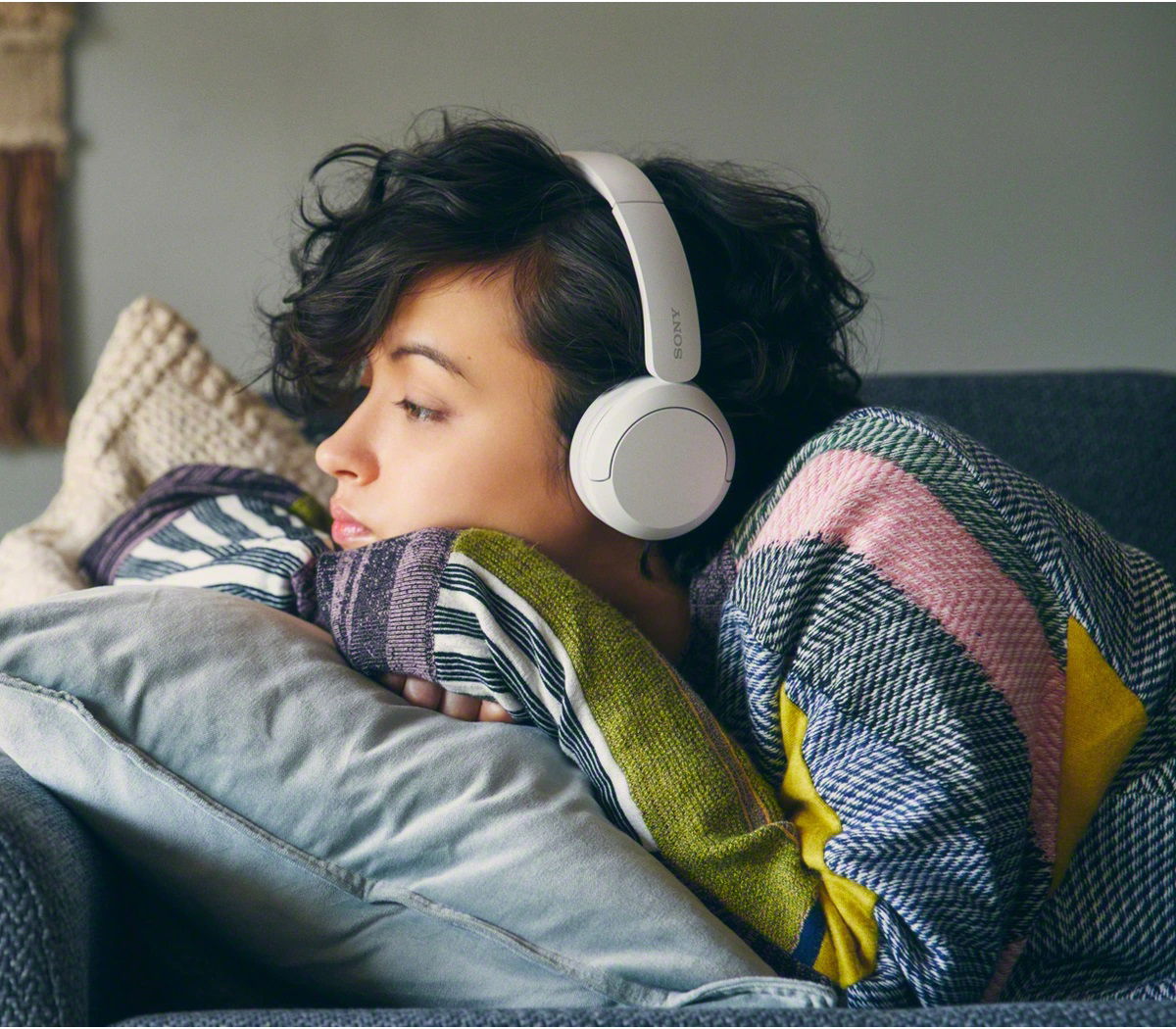 商品画像：Amazon.com: Sony WH-CH520 Best Wireless Bluetooth On-Ear 3