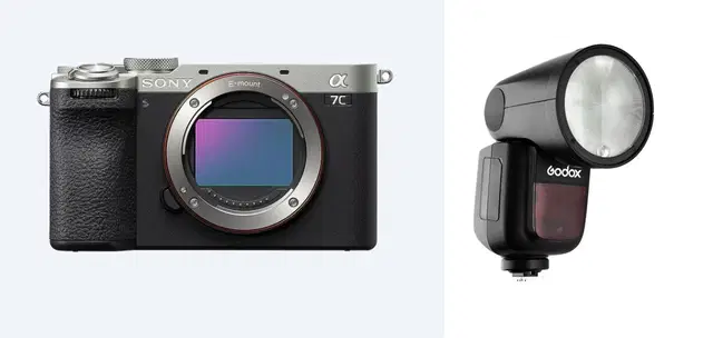 كاميرا سوني ILCE-7CM2 المدمجة ذات الإطار الكامل - هيكل فقط - فضي (ILCE-7CM2/S) + فلاش Godox TTL LI-ION دائري لسوني (V1S)