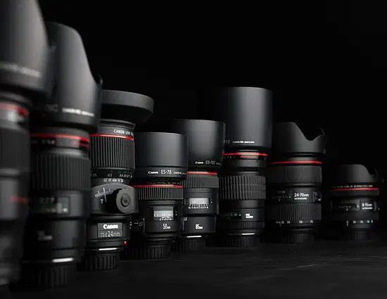 Wide Range of Mirrorless Lenses Wide Range of Mirrorless Lenses
